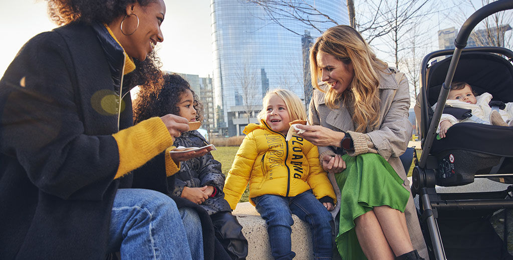 https://www.chicco.com/dw/image/v2/BJJJ_PRD/on/demandware.static/-/Sites-Chicco-International-Library/default/dw822adafc/site/about-us/PARENT_MORE_OUTDOOR_1024X520.jpeg